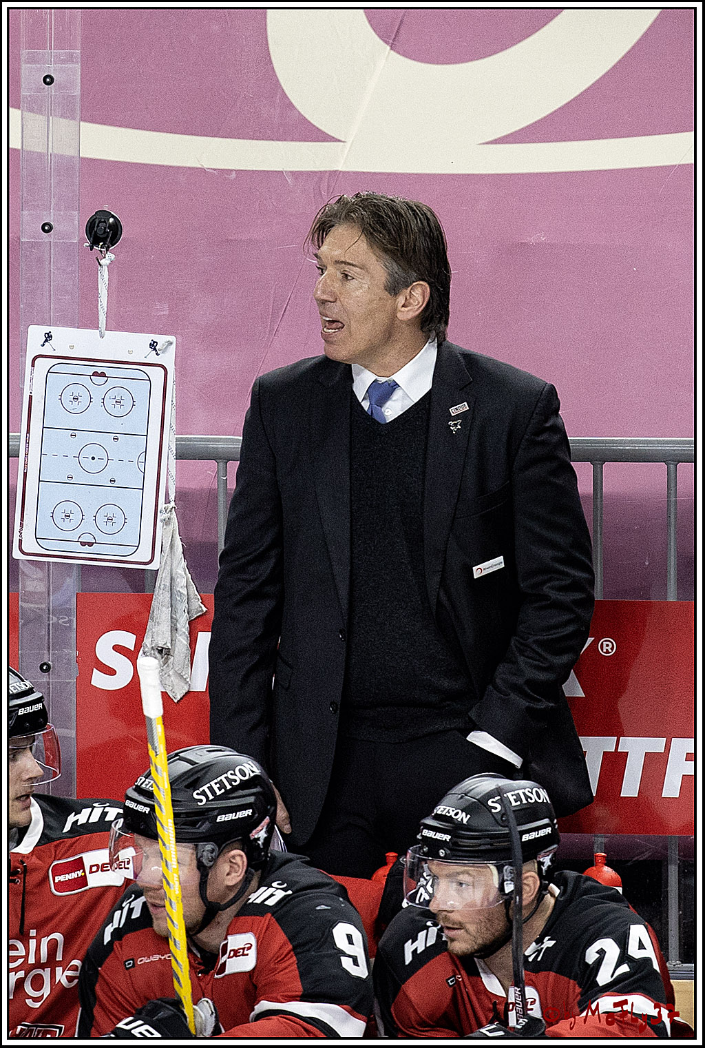 PENNY DEL;  Koelner Haie - Fischtown Pinguins Bremerhaven; Koeln, 03.01.2022